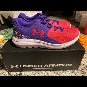 New Under Armour girl’s shoes. Size 2